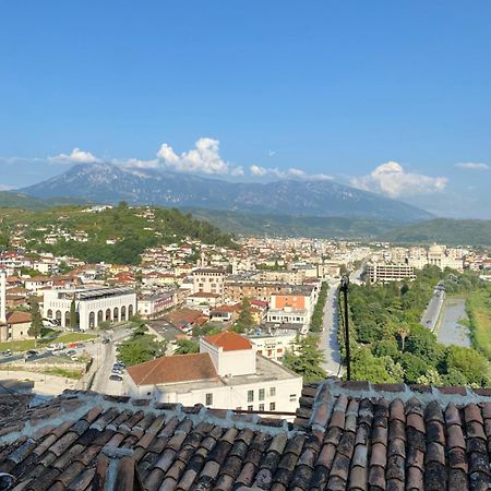Aria Baci Guest House Berat Bagian luar foto