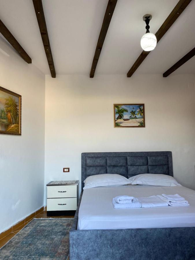 Aria Baci Guest House Berat Bagian luar foto